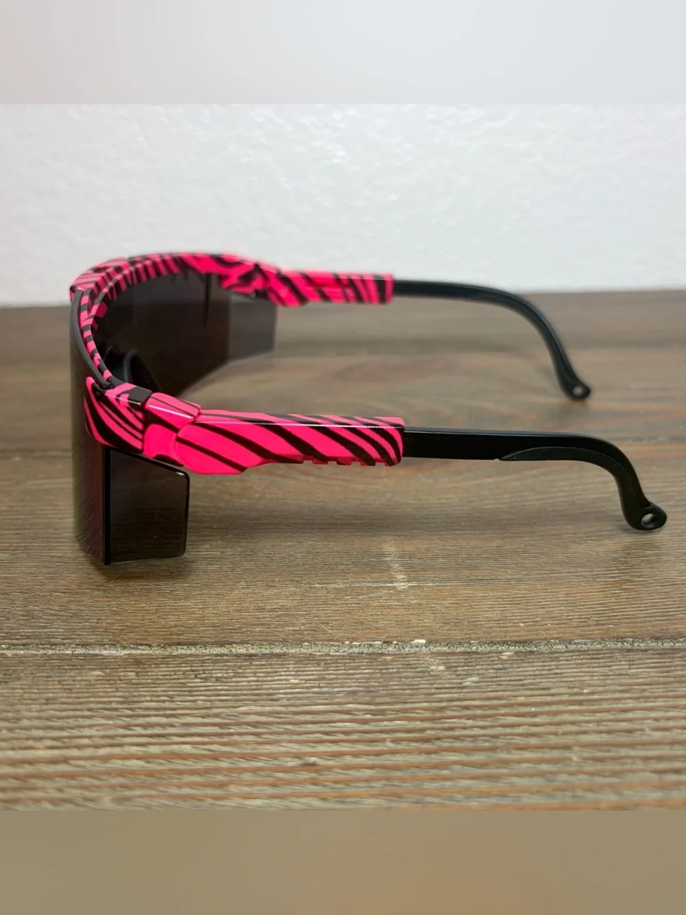 Pit Viper The Hot Tropics 2000 Sunglasses Mirrored Lens Hot Pink & Black Unisex